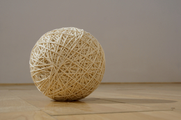 Wilfredo Prieto, ‘Round trip (Ariadna’s thread)’, 2012, Nogueras Blanchard