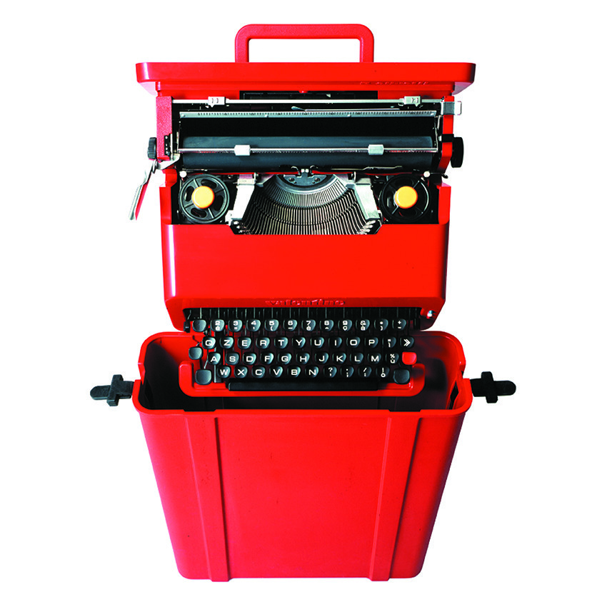 Valentine, Typewriter, Ettore Sottsass und Perry A. King, 1969,
Manufacturer: Olivetti, Photo: Alberto Fioravanti, Courtesy: Studio Ettore Sottsass Valentine, Typewriter, Ettore Sottsass und Perry A. King, 1969,
Manufacturer: Olivetti, Photo: Alberto Fioravanti, Courtesy: Studio Ettore Sottsass