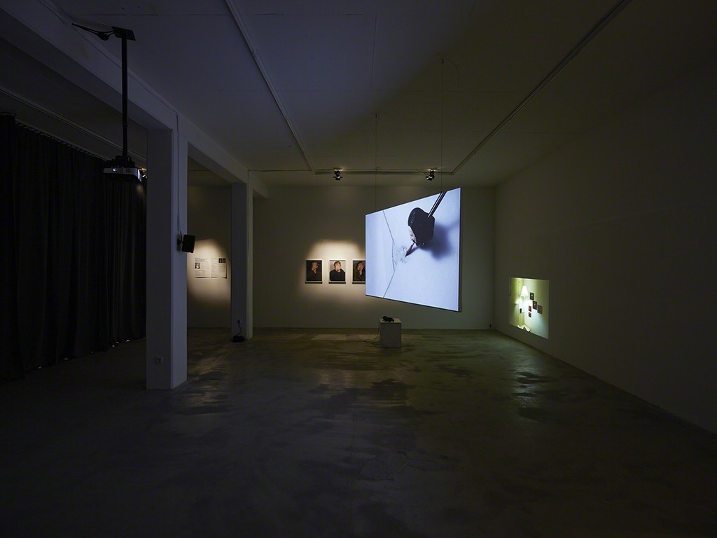 Who's speaking, 2015, exhibition view at Klemm's, Berlin Who's speaking, 2015, exhibition view at Klemm's, Berlin