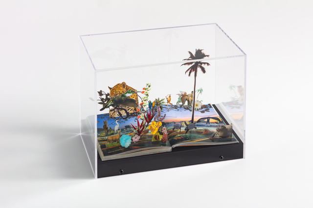 Daniel Escobar, ‘Praia de Copacabana (Parque Nacional)’, 2020, Sculpture, Collage on travel guide, Zipper Galeria