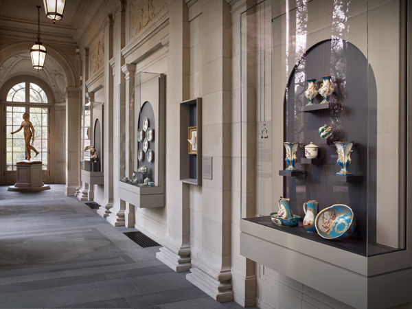 Installation view of "From Sèvres to Fifth Avenue: French Porcelain at The Frick Collection" (2015-2016). Courtesy The Frick Collection, New York.
Installation view of "From Sèvres to Fifth Avenue: French Porcelain at The Frick Collection" (2015-2016). Courtesy The Frick Collection, New York.