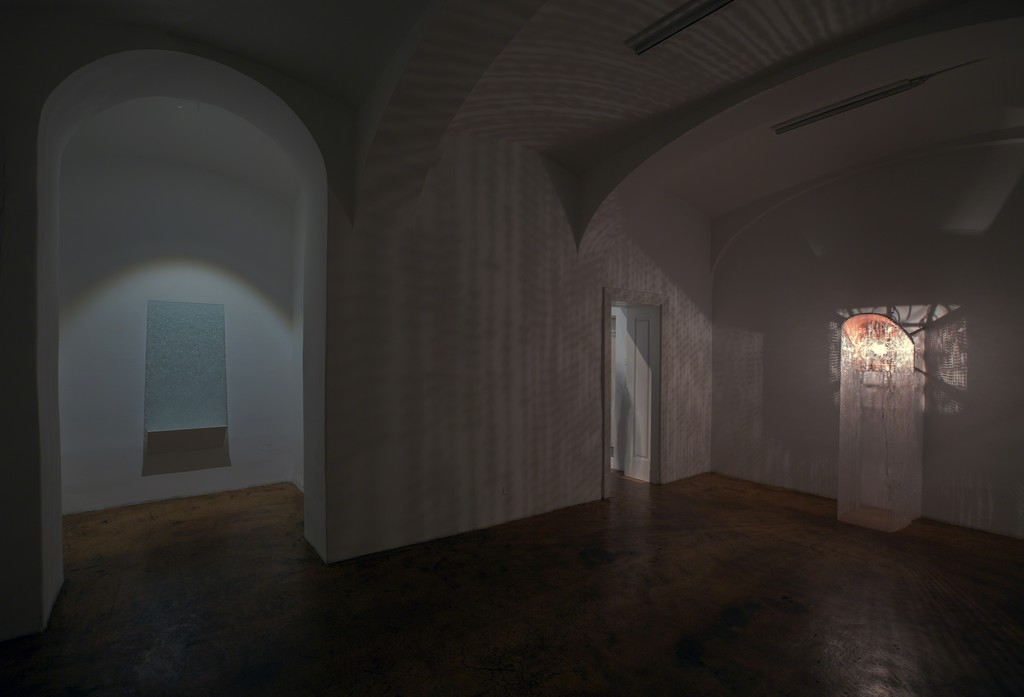 Alexander Viscio YOUSEEWHATISAW, exhibition view, details: Shadow of a Prayer Rug & The Fitting Room Alexander Viscio YOUSEEWHATISAW, exhibition view, details: Shadow of a Prayer Rug & The Fitting Room