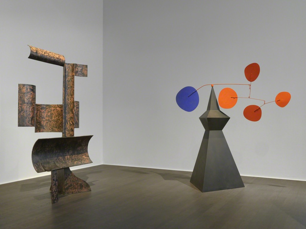 Installation view, Alexander Calder / David Smith, Hauser & Wirth, Zürich, 12 June – 16 September 2017. © 2017 Calder Foundation, New York / Artists Rights Society (ARS), New York; © 2017 David Smith Estate Installation view, Alexander Calder / David Smith, Hauser & Wirth, Zürich, 12 June – 16 September 2017. © 2017 Calder Foundation, New York / Artists Rights Society (ARS), New York; © 2017 David Smith Estate