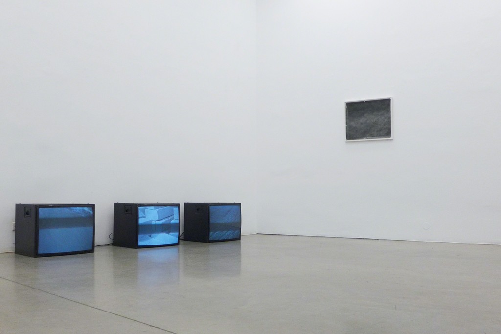 installation view BLACK MAGIC, 2017
on view: Renato Leotta installation view BLACK MAGIC, 2017
on view: Renato Leotta