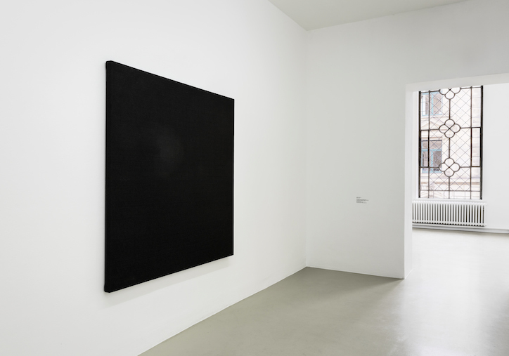Willem de Rooij installation view at Kunstverein Hannover, 2017
photo: Raimund Zakowski
Courtesy of the artist, Galerie Buchholz,Berlin/Cologne/NewYork Willem de Rooij installation view at Kunstverein Hannover, 2017
photo: Raimund Zakowski
Courtesy of the artist, Galerie Buchholz,Berlin/Cologne/NewYork