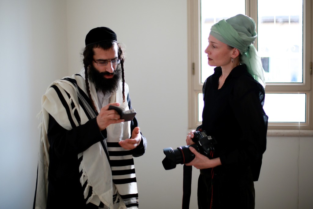 Isabel Rocamora in an essay of Faith in Jerusalem, photography by Shira Kela, 2015. Courtesy of the artist and Galeria SENDA. Isabel Rocamora in an essay of Faith in Jerusalem, photography by Shira Kela, 2015. Courtesy of the artist and Galeria SENDA.