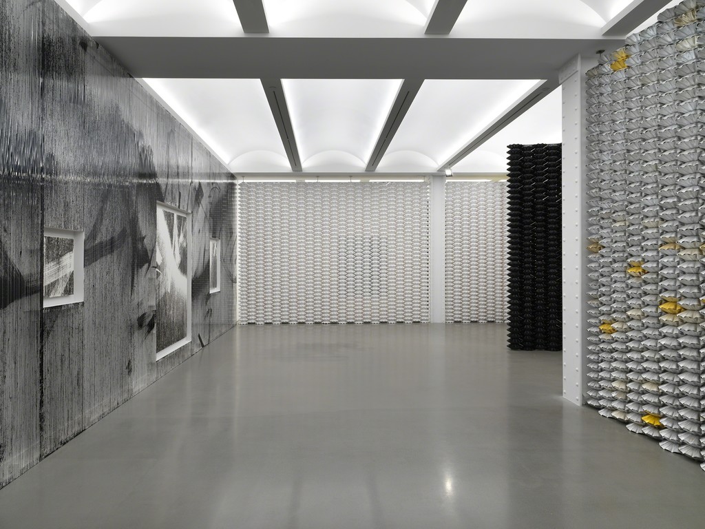 Installation view of Gregor Hildebrant: In meiner Wohnung
gibt es viele Zimmer
Photo by Dario Lasagni. Courtesy of the artist and
Perrotin. Installation view of Gregor Hildebrant: In meiner Wohnung
gibt es viele Zimmer
Photo by Dario Lasagni. Courtesy of the artist and
Perrotin.