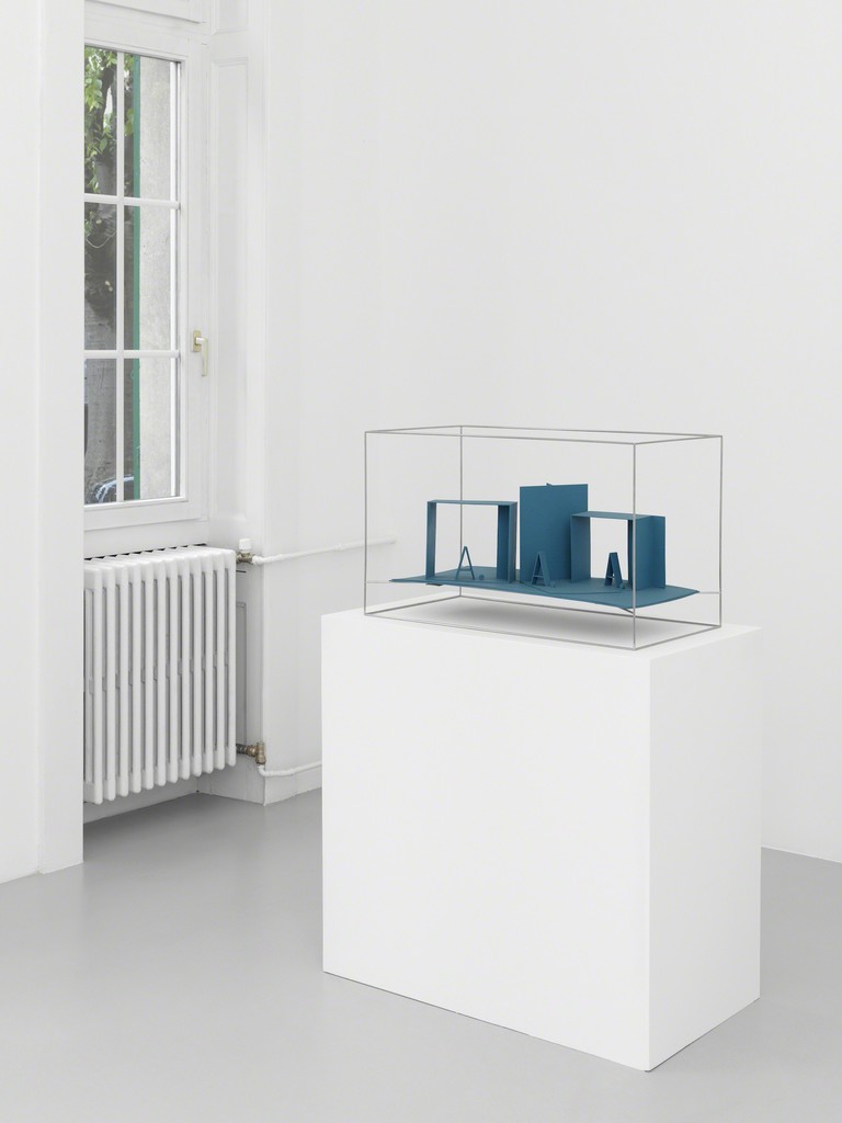Exhibition view, Waltercio Caldas, Xippas, Geneva, Switzerland, 2018 © Annik Wetter Exhibition view, Waltercio Caldas, Xippas, Geneva, Switzerland, 2018 © Annik Wetter