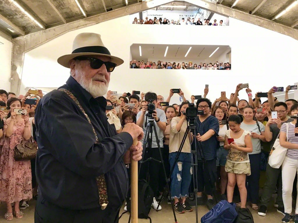 Michelangelo Pistoletto, OLTRE LO SPECCHIO, opening view GALLERIA CONTINUA, Beijing. Ph Oak Taylor Smith Michelangelo Pistoletto, OLTRE LO SPECCHIO, opening view GALLERIA CONTINUA, Beijing. Ph Oak Taylor Smith