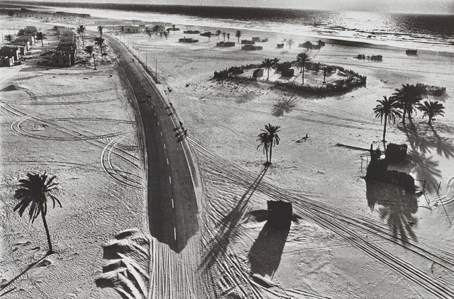 René Burri, ‘United Arab Emirates, Gulf States’, 1975, Photography, Gelatin silver print, printed 1990., Phillips
