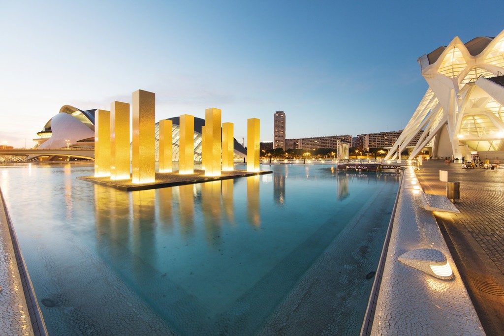 Heinz Mack: The Sky over Nine Columns | installation view at Ciudad de las Artes y las Ciencias, València, Spain | 2016 Heinz Mack: The Sky over Nine Columns | installation view at Ciudad de las Artes y las Ciencias, València, Spain | 2016