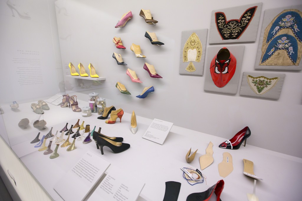 "Shoes: Pleasure and Pain" at Victoria and Albert Museum (2015) Courtesy Victoria and Albert Museum "Shoes: Pleasure and Pain" at Victoria and Albert Museum (2015) Courtesy Victoria and Albert Museum