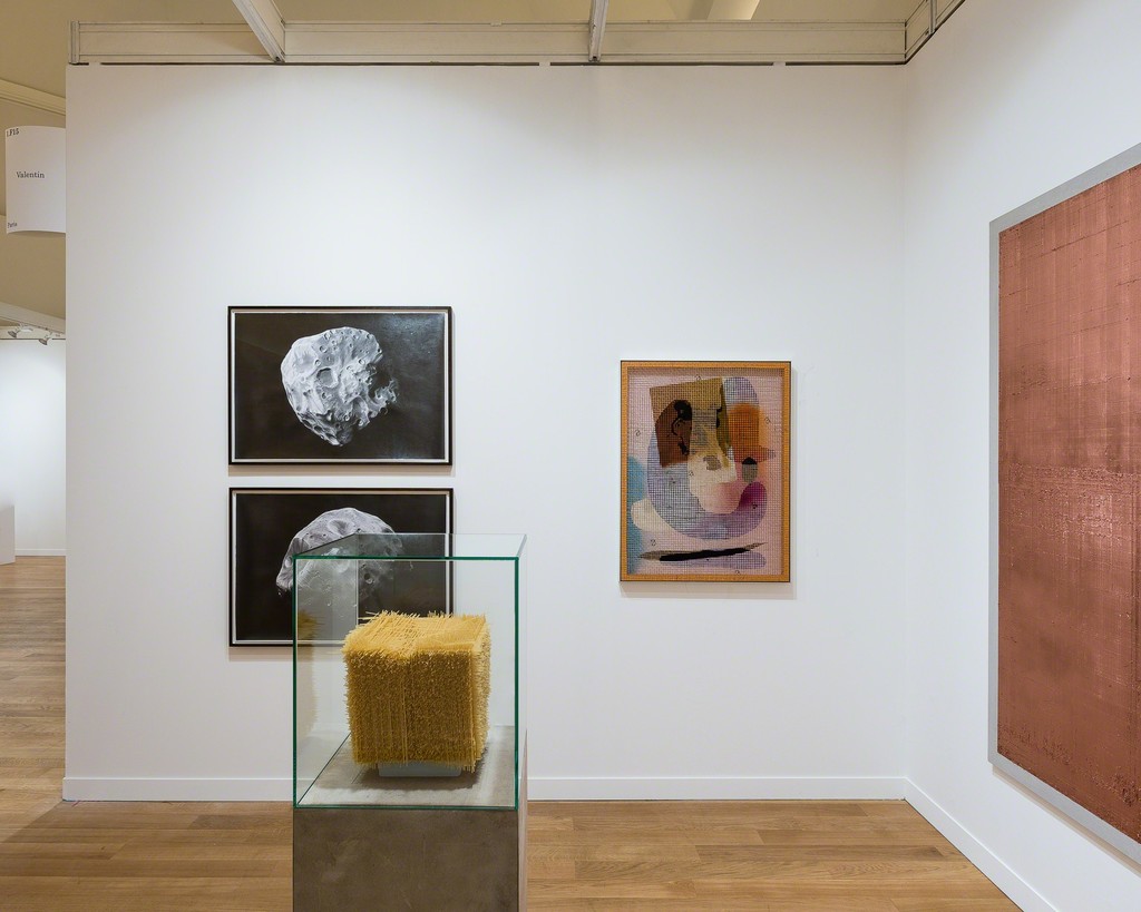 Valentin @ FIAC 2018, Grand Palais, Paris (FR).
Booth 1F15 with:
Cécile Bart, Eric Baudart, Jean-Baptiste Bernadet, Border Lab (Arthur Gaston-Dreyfus & Nils Montigny), Folkert de Jong, Stephen Felton, Nicolas Moulin & David Renggli.
© Photo: Grégory Copitet / Courtesy of the artists and Valentin, Paris. Valentin @ FIAC 2018, Grand Palais, Paris (FR).
Booth 1F15 with:
Cécile Bart, Eric Baudart, Jean-Baptiste Bernadet, Border Lab (Arthur Gaston-Dreyfus & Nils Montigny), Folkert de Jong, Stephen Felton, Nicolas Moulin & David Renggli.
© Photo: Grégory Copitet / Courtesy of the artists and Valentin, Paris.