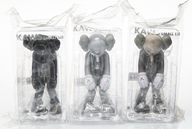 KAWS, ‘Small Lie, set of three’, 2017, Sculpture, Painted cast vinyl, Heritage Auctions