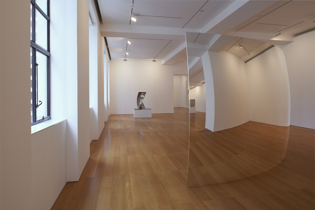 Installation view. "Anish Kapoor" at Gagosian Gallery Hong Kong. September 12 to November 5, 2016. Courtesy Gagosian Gallery. Artworks © Anish Kapoor. Installation view. "Anish Kapoor" at Gagosian Gallery Hong Kong. September 12 to November 5, 2016. Courtesy Gagosian Gallery. Artworks © Anish Kapoor.