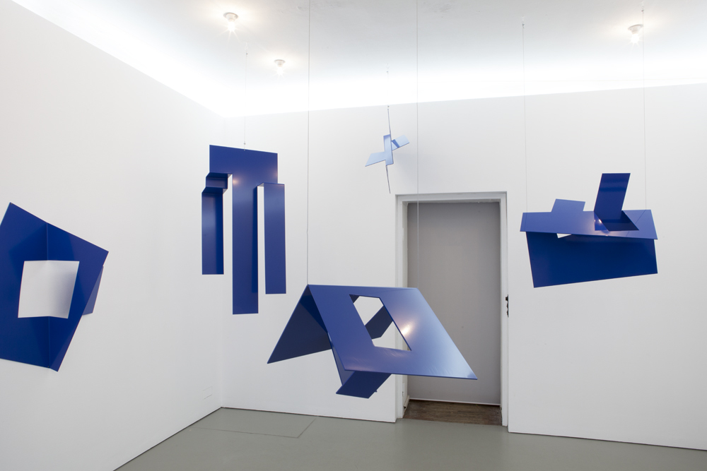 Exhibition view of 'Blauer Salon' by Ursula Sax; photo: Lukas Heibges Exhibition view of 'Blauer Salon' by Ursula Sax; photo: Lukas Heibges