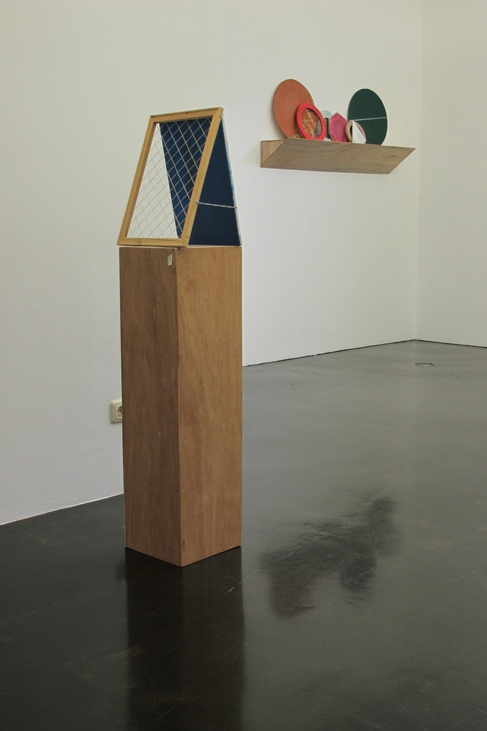 Sculpture and installation for the solo exhibition by Giel Louws, 'Shape and Form'. Acrylics, spraypaint, canvas, wood and various other materials. Sculpture and installation for the solo exhibition by Giel Louws, 'Shape and Form'. Acrylics, spraypaint, canvas, wood and various other materials.
