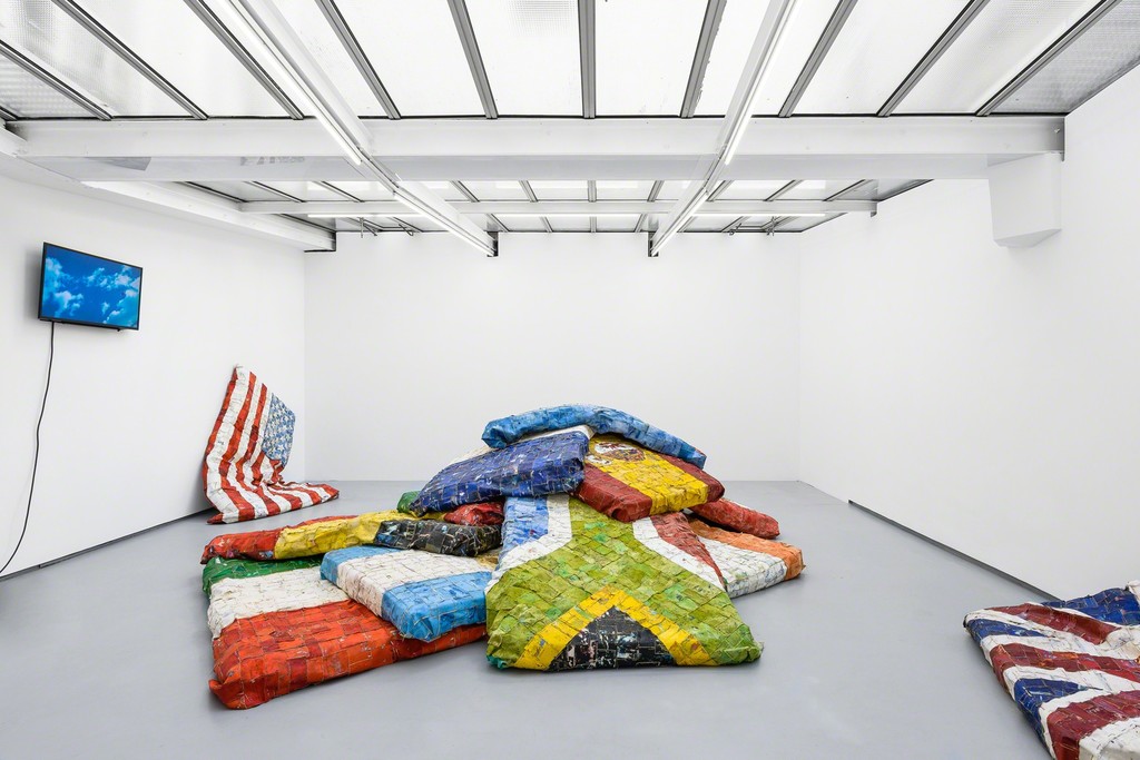 Exhibition view: "Cauling All My Contemporaries... (To Come Burst My Bubble)", solo show by GRAHAM WILSON. © Photo: Grégory Copitet / Courtesy of the artist and Valentin, Paris. Exhibition view: "Cauling All My Contemporaries... (To Come Burst My Bubble)", solo show by GRAHAM WILSON. © Photo: Grégory Copitet / Courtesy of the artist and Valentin, Paris.