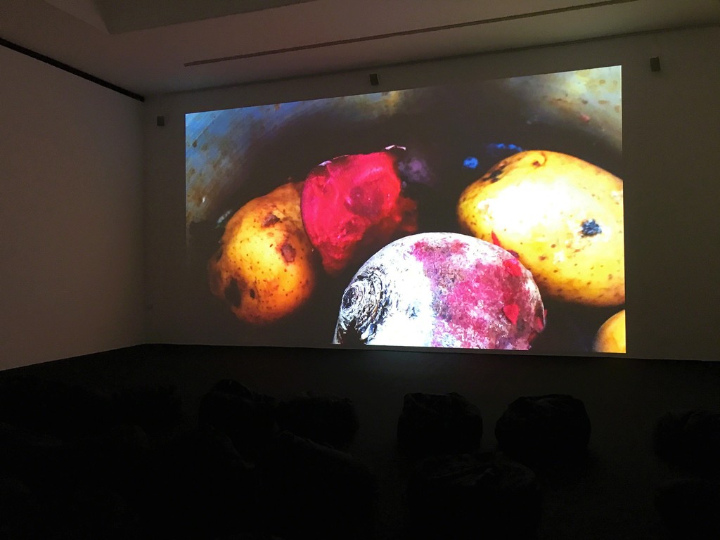 © Studio lost but found / VG Bild-Kunst, Bonn, 2018. Courtesy Douglas Gordon; olddognewtricks GmbH, Berlin; lost but found film limited, Edinburgh; moneypenny filmproduktion GmbH, Berlin and Gagosian. © Studio lost but found / VG Bild-Kunst, Bonn, 2018. Courtesy Douglas Gordon; olddognewtricks GmbH, Berlin; lost but found film limited, Edinburgh; moneypenny filmproduktion GmbH, Berlin and Gagosian.