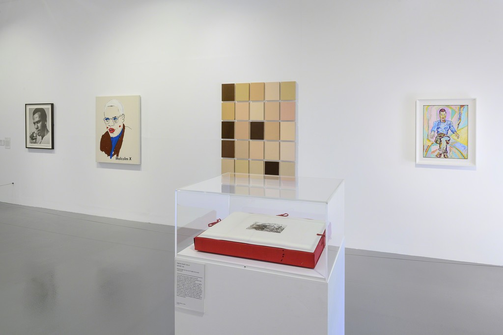 Glenn Ligon: Encounters and Collisions on display at Tate Liverpool until 18 October 2015.
© Tate Liverpool, Roger Sinek. Glenn Ligon: Encounters and Collisions on display at Tate Liverpool until 18 October 2015.
© Tate Liverpool, Roger Sinek.
