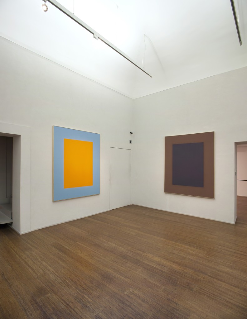 Erbern - Pinelli - Viallat: La pittura in sé - The painting itself – ABC-ARTE Contemporary art Gallery – 2015
Ulrich Erbern, Luce nella luce, 2009, 185 x 150 cm - 72 7/8 x 59 1/8 in, acrilio su tela
Pino Pinelli, Pittura G 21 elementi, 2007, 9 x 33 cm - 3 1/2 x 13 in, treccia mista
www.abc-arte.com Erbern - Pinelli - Viallat: La pittura in sé - The painting itself – ABC-ARTE Contemporary art Gallery – 2015
Ulrich Erbern, Luce nella luce, 2009, 185 x 150 cm - 72 7/8 x 59 1/8 in, acrilio su tela
Pino Pinelli, Pittura G 21 elementi, 2007, 9 x 33 cm - 3 1/2 x 13 in, treccia mista
www.abc-arte.com