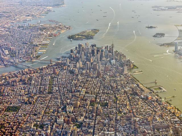 Jeffrey Milstein, ‘NYC Downtown and Brooklyn Horizon’, 2017, Photography, Archival Inkjet Print Mounted on Archival Substrate, Framed in White with Plexiglass, Bau-Xi Gallery