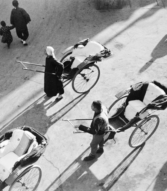 Hedda Morrison, ‘Rickshaws’, ca. 1940, Powerhouse Museum