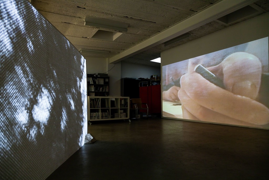 stöckerselig, "360 Grad" video installation, with sound, two projectors, unique copy, 2014 | image: ©dasesszimmer stöckerselig, "360 Grad" video installation, with sound, two projectors, unique copy, 2014 | image: ©dasesszimmer