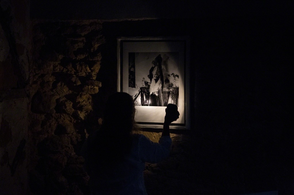 Günter Brus - SELBSTVERSTRICKUNG at the Office gallery. Photography: Antonis Minas Günter Brus - SELBSTVERSTRICKUNG at the Office gallery. Photography: Antonis Minas