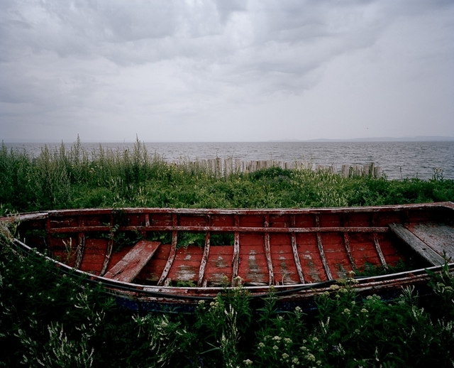 Bertrand Carrière, ‘Chaloupe rouge, Carleton-sur-mer, Gaspésie (Série Après Strand)’, 2010, Photography, Ink jet print, Galerie Simon Blais