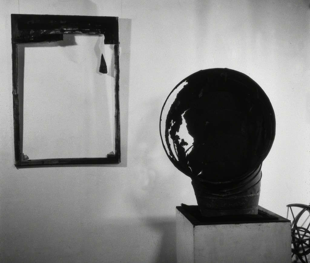 DIXIT PETROBRAS. Curated by Andrea Giunta. Destructive Art Exhibition at Galeria Lirolay, 1961. Organized by Kenneth Kemble. Photos: Jorge Roiger. DIXIT PETROBRAS. Curated by Andrea Giunta. Destructive Art Exhibition at Galeria Lirolay, 1961. Organized by Kenneth Kemble. Photos: Jorge Roiger.