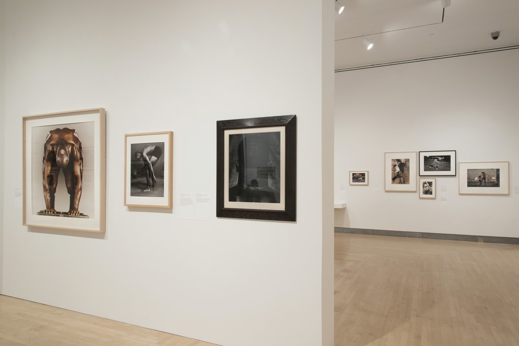 Installation view of "Who Shot Sports: A Photographic History, 1843 to the Present" at Brooklyn Museum, New York (2016) © Jonathan Dorado Installation view of "Who Shot Sports: A Photographic History, 1843 to the Present" at Brooklyn Museum, New York (2016) © Jonathan Dorado