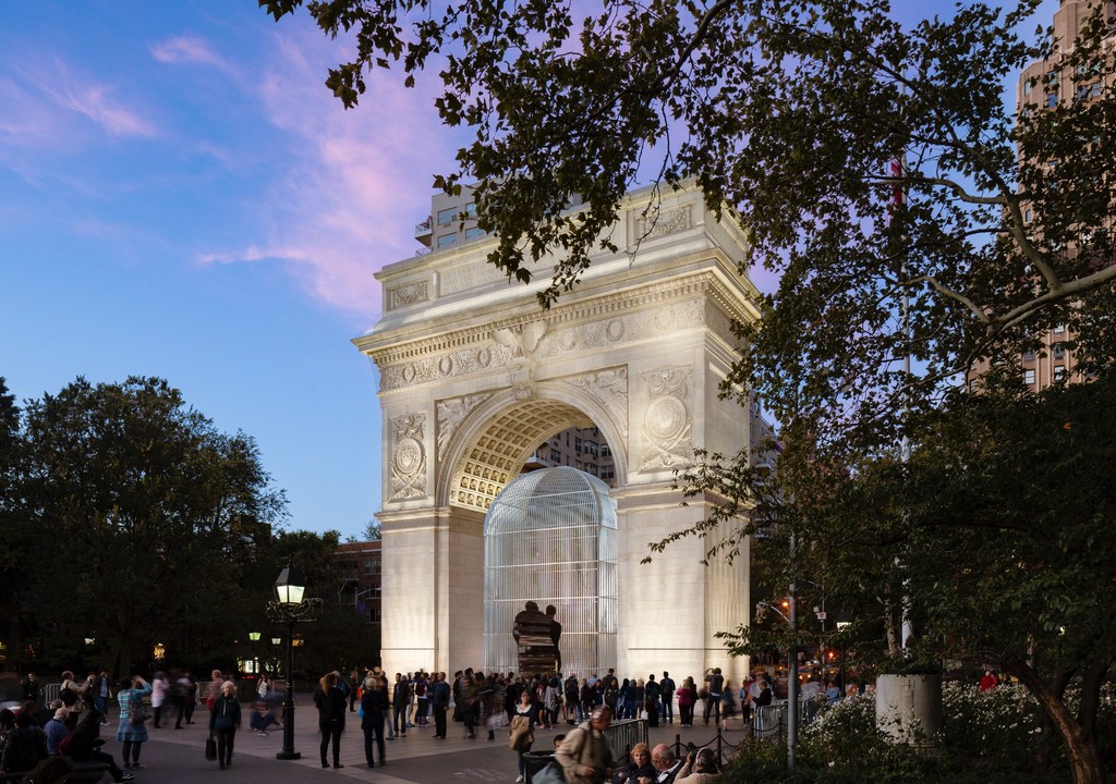Ai Weiwei, Arch, 2017
Courtesy of Ai Weiwei Studio/ Frahm & Frahm Photo: Nicholas Knight, Courtesy of Public Art Fund On view as part of the citywide exhibition Good Fences Make Good Neighbors, presented by Public Art Fund October 12, 2017-February 11, 2018 Ai Weiwei, Arch, 2017
Courtesy of Ai Weiwei Studio/ Frahm & Frahm Photo: Nicholas Knight, Courtesy of Public Art Fund On view as part of the citywide exhibition Good Fences Make Good Neighbors, presented by Public Art Fund October 12, 2017-February 11, 2018