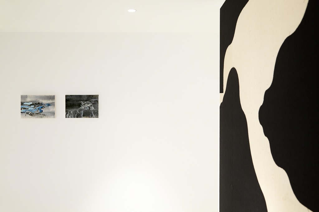 Art Rooms | From this time, Unchained.
Artwork copyright: Alice Kemp and Bryan Reedy. Exhibition Photography: Matt Spour. Image courtesy of Ione & Mann. Art Rooms | From this time, Unchained.
Artwork copyright: Alice Kemp and Bryan Reedy. Exhibition Photography: Matt Spour. Image courtesy of Ione & Mann.