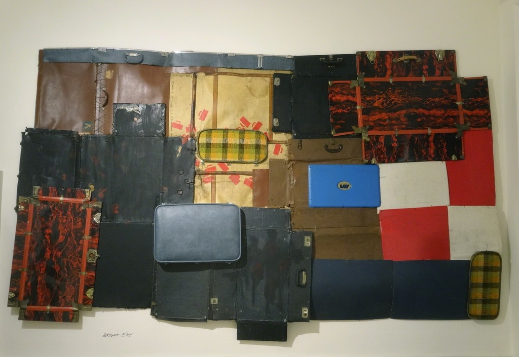 Bright Ugochuwu Eke
Portmanteau, 2015.
Suitcases, wire.
188 cm x 335 cm / 6’2” x 11’
Bright Ugochuwu Eke
Portmanteau, 2015.
Suitcases, wire.
188 cm x 335 cm / 6’2” x 11’