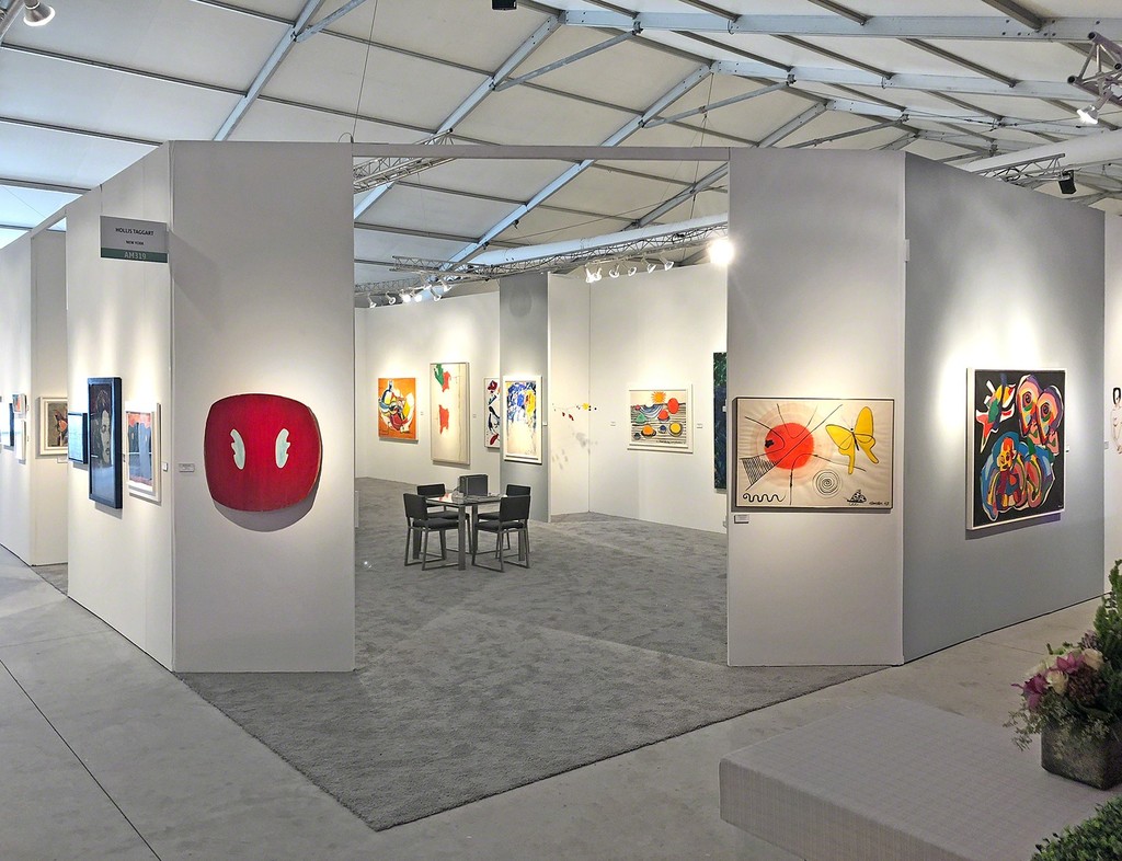 Art Miami 2018, Booth 319 - Left to right: Ron Gorchov and Alexander Calder Art Miami 2018, Booth 319 - Left to right: Ron Gorchov and Alexander Calder