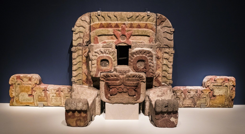 Installation of "Teotihuacan: City of Water, City of Fire" at the de Young Museum, through February 11, 2018 Installation of "Teotihuacan: City of Water, City of Fire" at the de Young Museum, through February 11, 2018
