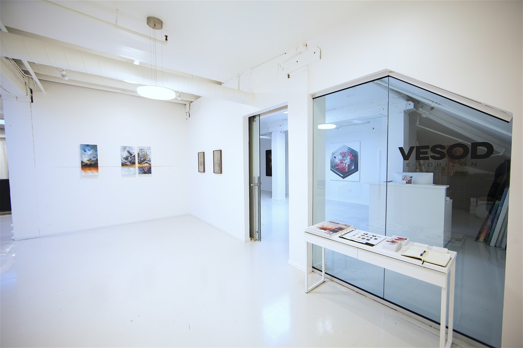 VESOD: E-horizon
Installation layout @ Mirus Gallery, SF VESOD: E-horizon
Installation layout @ Mirus Gallery, SF