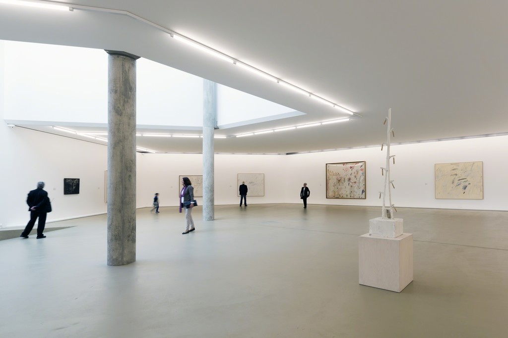 Installation view of "Cy Twombly – Painting & Sculpture" at Kunstmuseum Basel. Photo credit: Kunstmuseum Basel, Julian Salinas Installation view of "Cy Twombly – Painting & Sculpture" at Kunstmuseum Basel. Photo credit: Kunstmuseum Basel, Julian Salinas