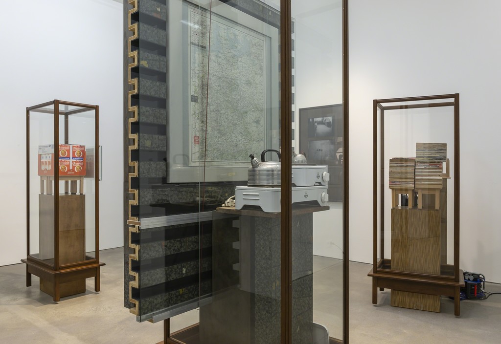 Installation view, 'Reinhard Mucha Unnötig - Das Ende vom Lied', Sprüth Magers Berlin, April 27 - July 27, 2019; Photography: Timo Ohler Installation view, 'Reinhard Mucha Unnötig - Das Ende vom Lied', Sprüth Magers Berlin, April 27 - July 27, 2019; Photography: Timo Ohler