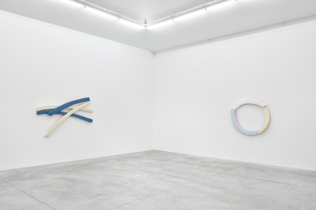 Justin Adian 'Waltz' at Almine Rech Gallery in Paris
09.01 - 27.02.2016
Courtesy of the Artist and Almine Rech Gallery
Photo: Rebecca Fanuele
Justin Adian 'Waltz' at Almine Rech Gallery in Paris
09.01 - 27.02.2016
Courtesy of the Artist and Almine Rech Gallery
Photo: Rebecca Fanuele