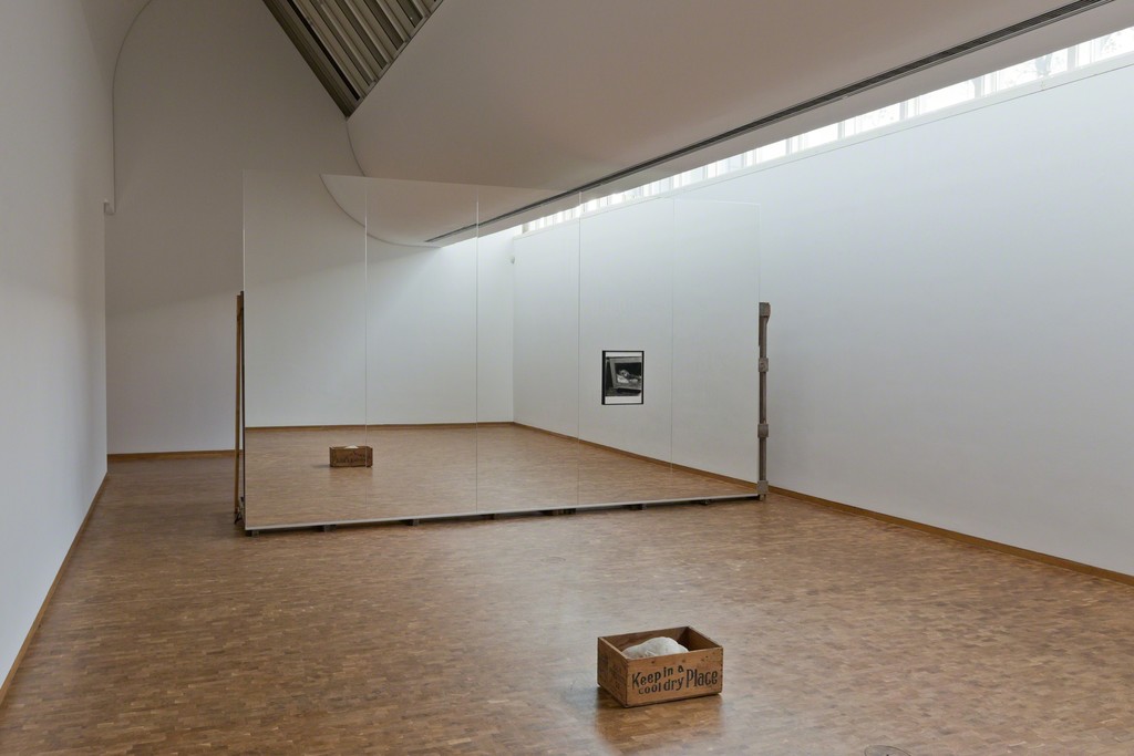 Installation view of "Danh Võ: Ydob eht ni mraw si ti" at Museum Ludwig, Cologne (2015) Installation view of "Danh Võ: Ydob eht ni mraw si ti" at Museum Ludwig, Cologne (2015)