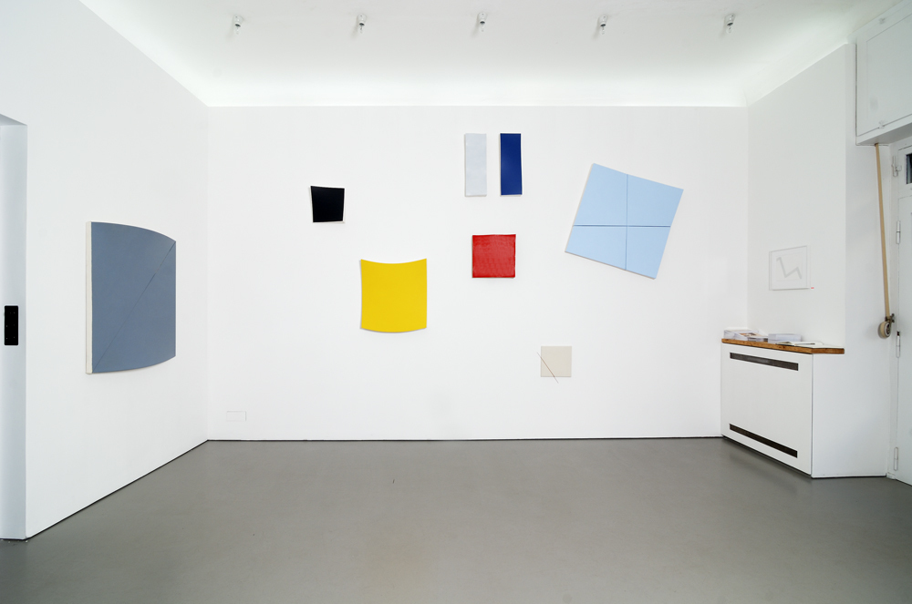 View into the exhibition with various paintings in a special choreographed wall installation ; photo: Jürgen Baumann View into the exhibition with various paintings in a special choreographed wall installation ; photo: Jürgen Baumann