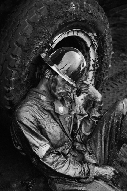 Sebastião Salgado, ‘Kuwait’, 1991, Robert Klein Gallery
