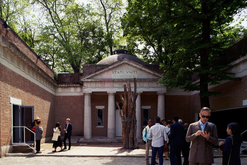 Photo by Alex John Beck for Artsy. Photo by Alex John Beck for Artsy.