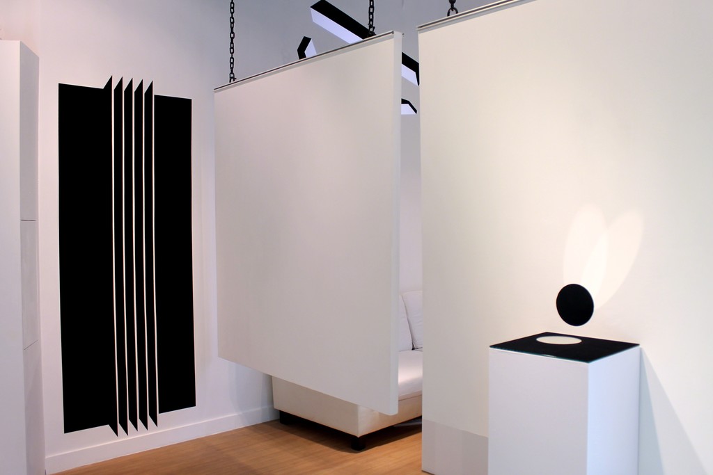 (From left) Untitled 9901, Eclipse 1701 (From left) Untitled 9901, Eclipse 1701