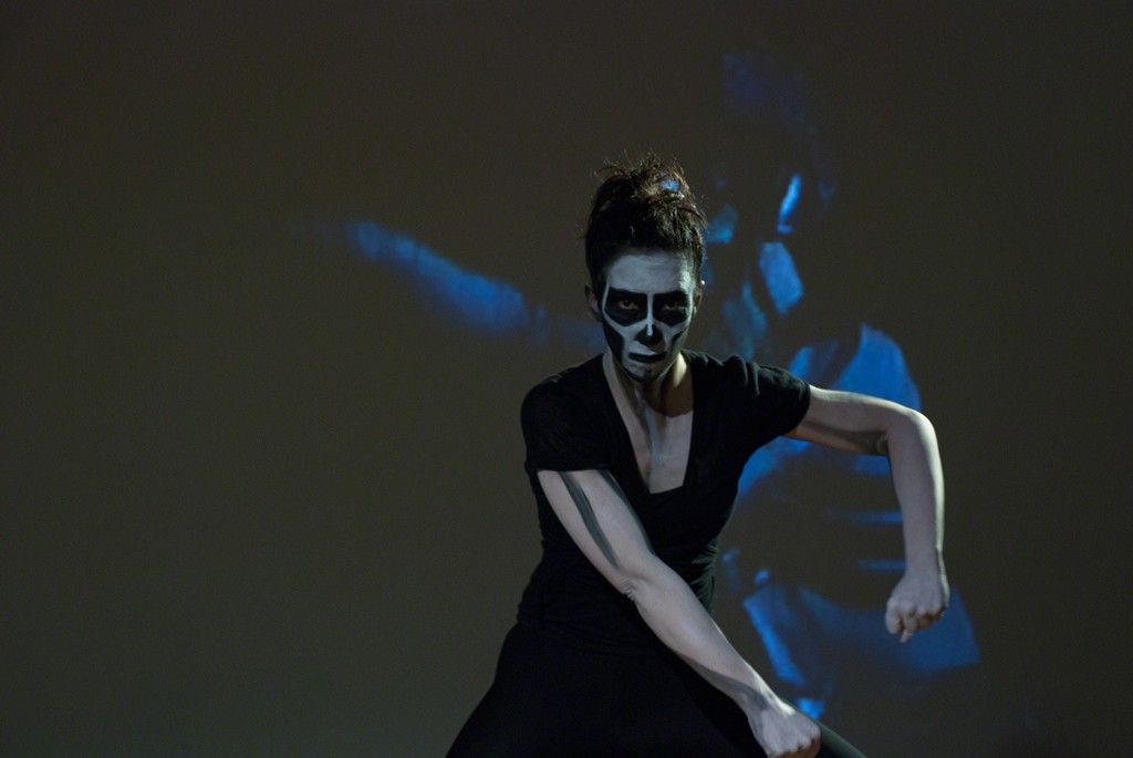 Isa Rosenberger, Espiral, 2010/13, (Tänzerin: Amanda Piña, Setfoto: Reinhard Mayr), Setphoto: © Reinhard Mayr, © Artothek des Bundes Isa Rosenberger, Espiral, 2010/13, (Tänzerin: Amanda Piña, Setfoto: Reinhard Mayr), Setphoto: © Reinhard Mayr, © Artothek des Bundes