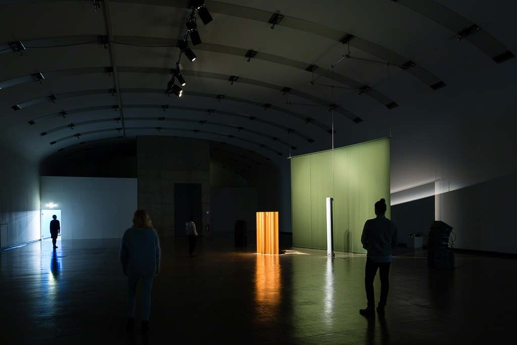 Installation view: Florian Hecker. Hallucination, Perspective, Synthesis, Kunsthalle Wien 2017: Resynthese FAVN, 2017, Courtesy the artist, Photo: Jorit Aust Installation view: Florian Hecker. Hallucination, Perspective, Synthesis, Kunsthalle Wien 2017: Resynthese FAVN, 2017, Courtesy the artist, Photo: Jorit Aust
