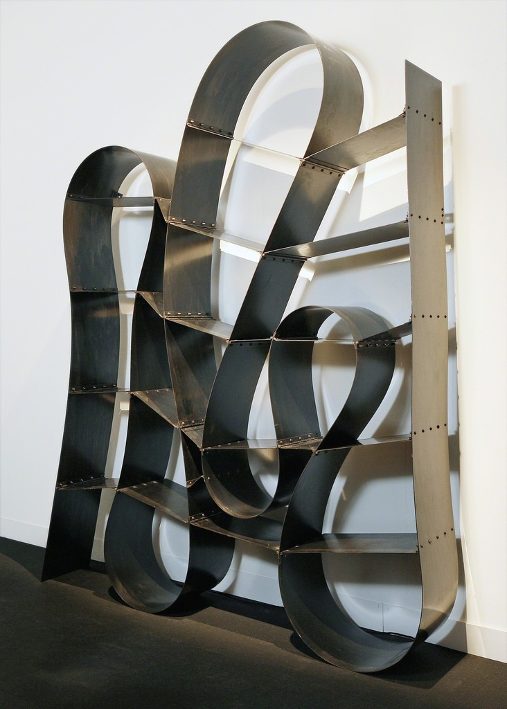 'One way or Another' Bookshelf by Ron Arad
© Ron Arad, courtesy ammann//gallery 'One way or Another' Bookshelf by Ron Arad
© Ron Arad, courtesy ammann//gallery