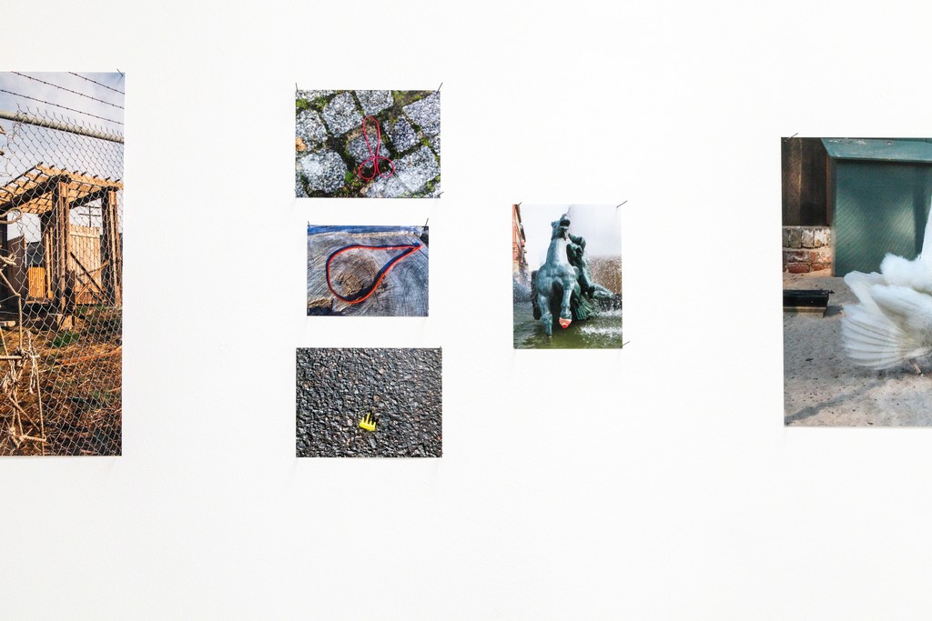 exhibition view (detail): „Lost and Found“, since 2002 (detail) | selection of 42 photographies, ongoing photographic series, FineArt Digitalprints, Christine de la Garenne | image: ©dasesszimmer exhibition view (detail): „Lost and Found“, since 2002 (detail) | selection of 42 photographies, ongoing photographic series, FineArt Digitalprints, Christine de la Garenne | image: ©dasesszimmer
